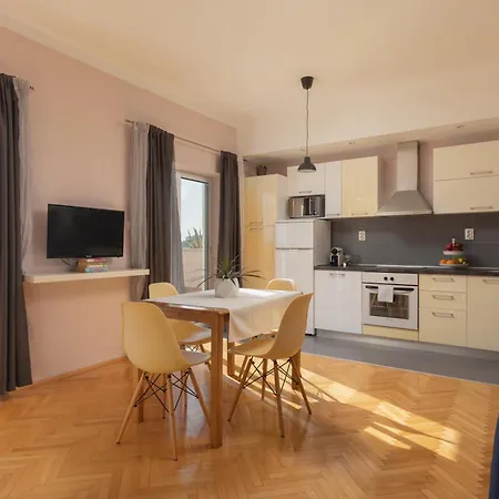 Apartment Waterfront Roko 2